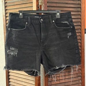 Old Navy High-Rise Slouchy Straight Black Jean Shorts